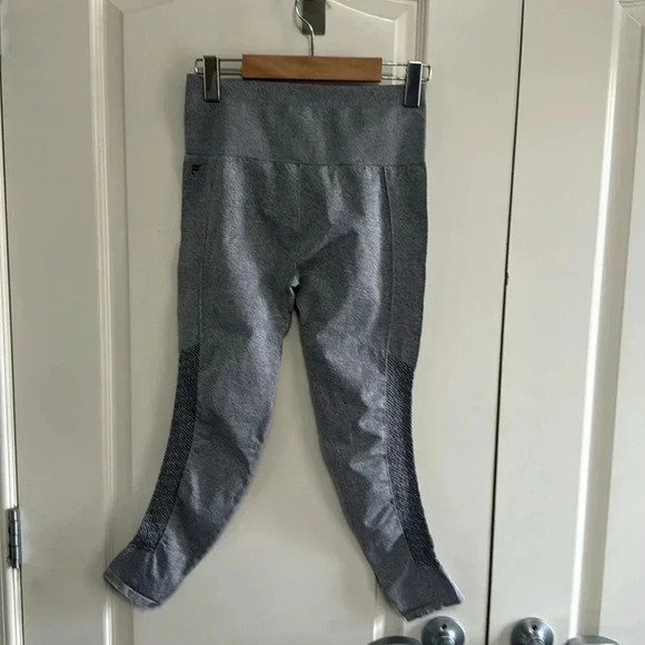 Fabletics tights - Picture 2 of 5